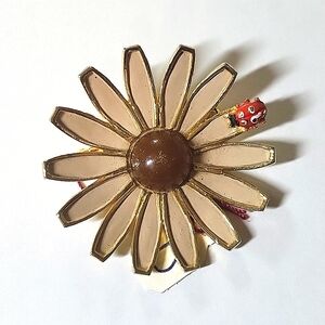 #3 Weiss Flower Brooch